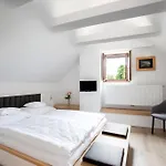 Hotel 100 3*