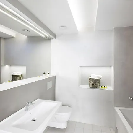 מלון 100 פארדוביצה