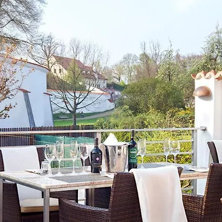 100 Hotel Pardubice