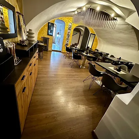100 Hotel Pardubice