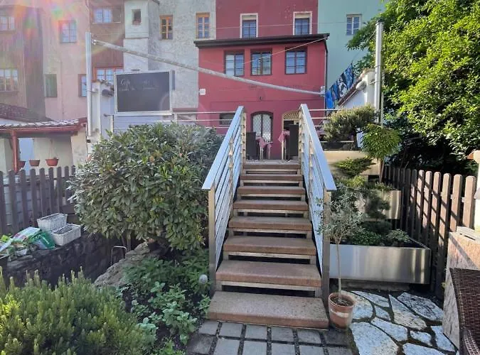 100