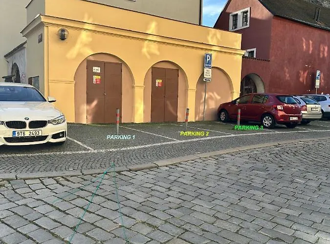 100